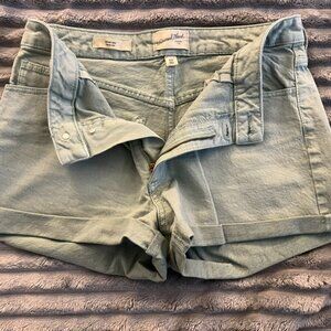 Universal Thread Goods Co, Vintage Midi, size 8/29; light mint green